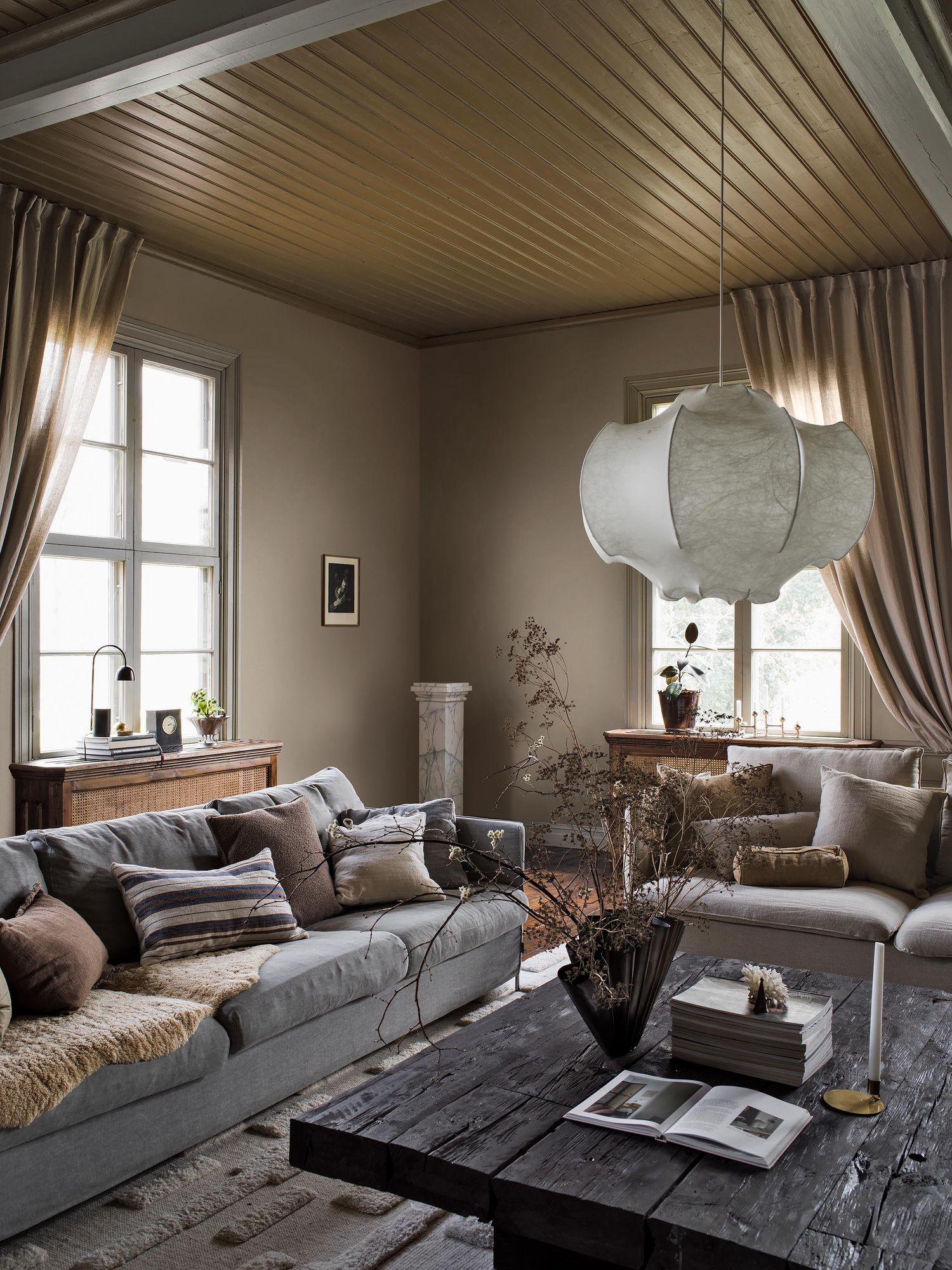 6123 Canvas Oyster Beige Wallpaper by Boråstapeter