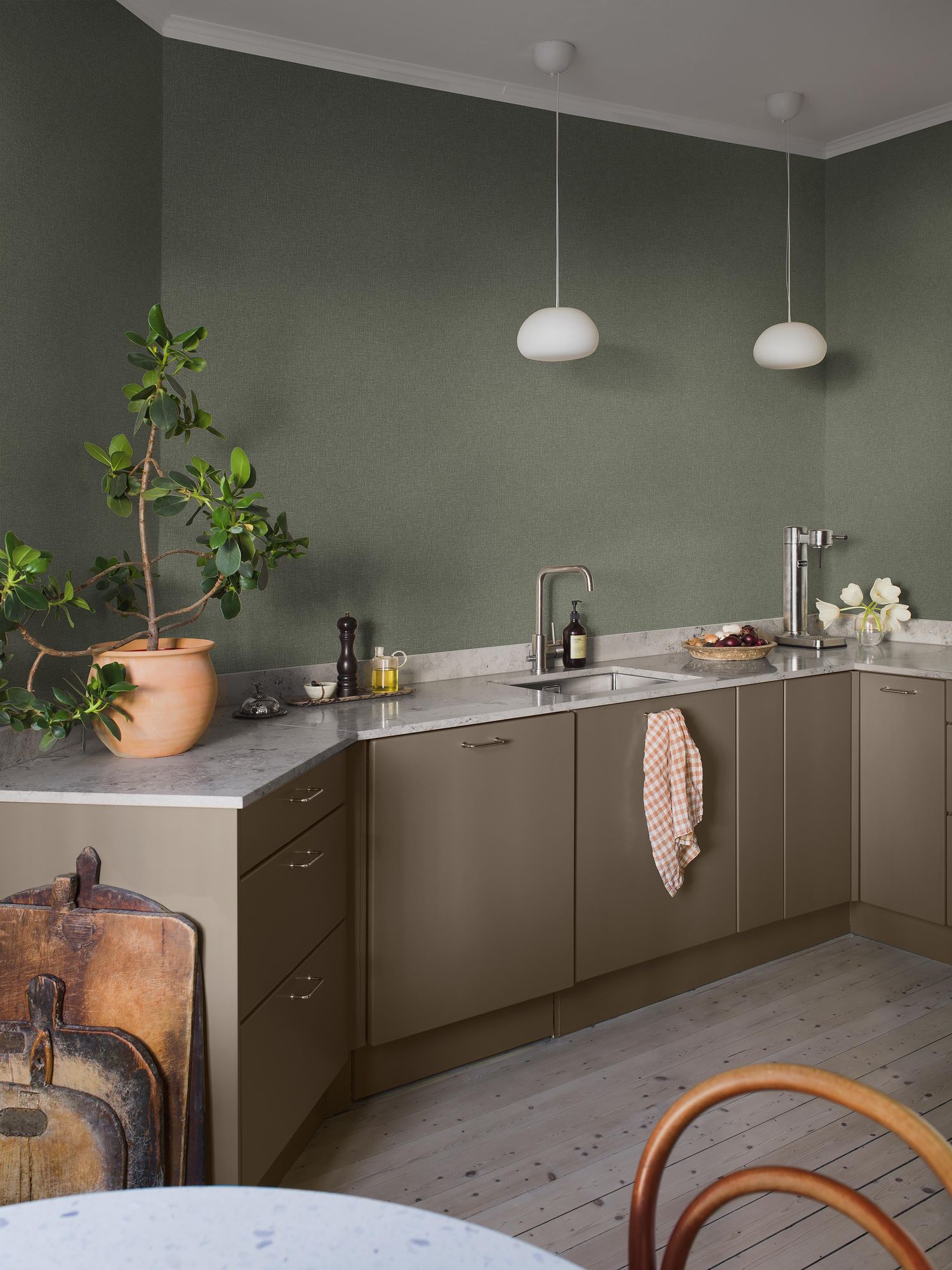 6128 Canvas Forest Green Wallpaper by Boråstapeter
