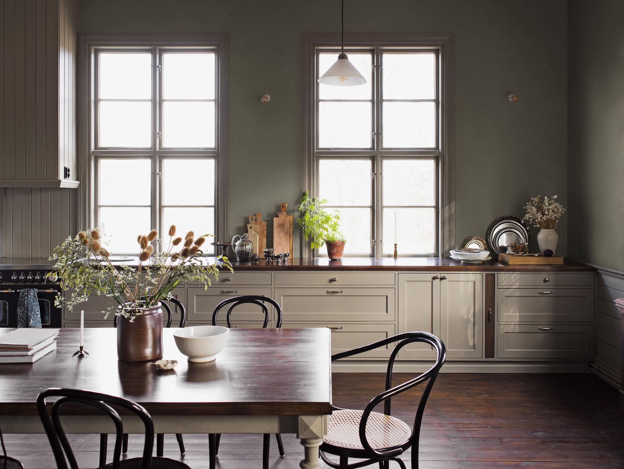 6130 Canvas Olive Green Wallpaper by Boråstapeter