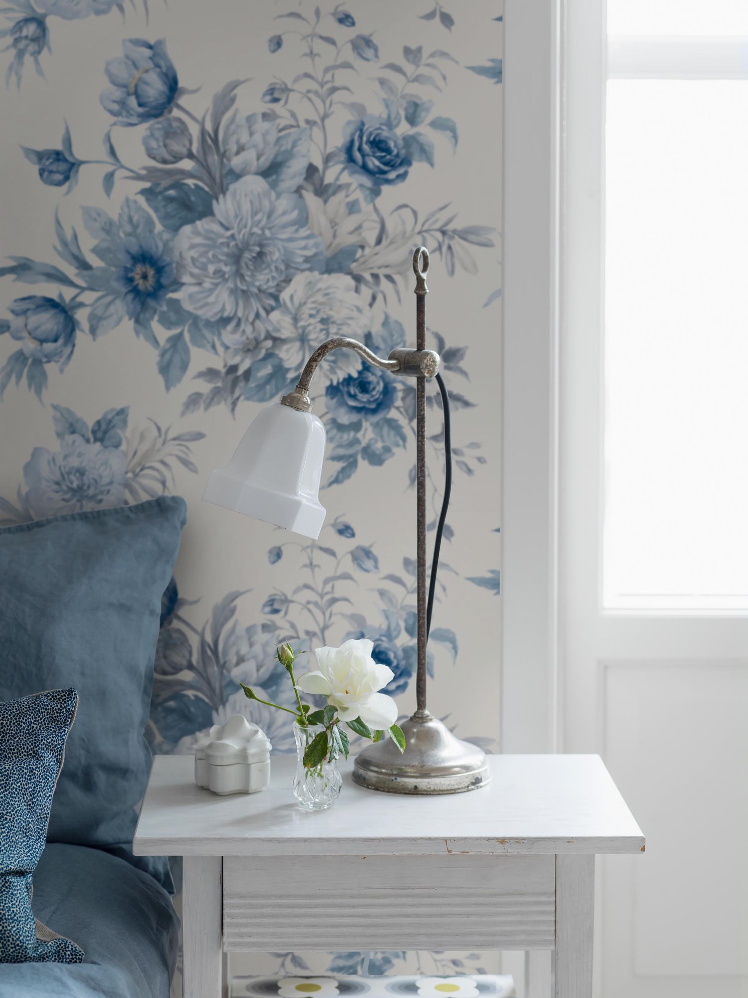 6140 Floral Charm Light Blue and White Blue & White Wallpaper by Boråstapeter