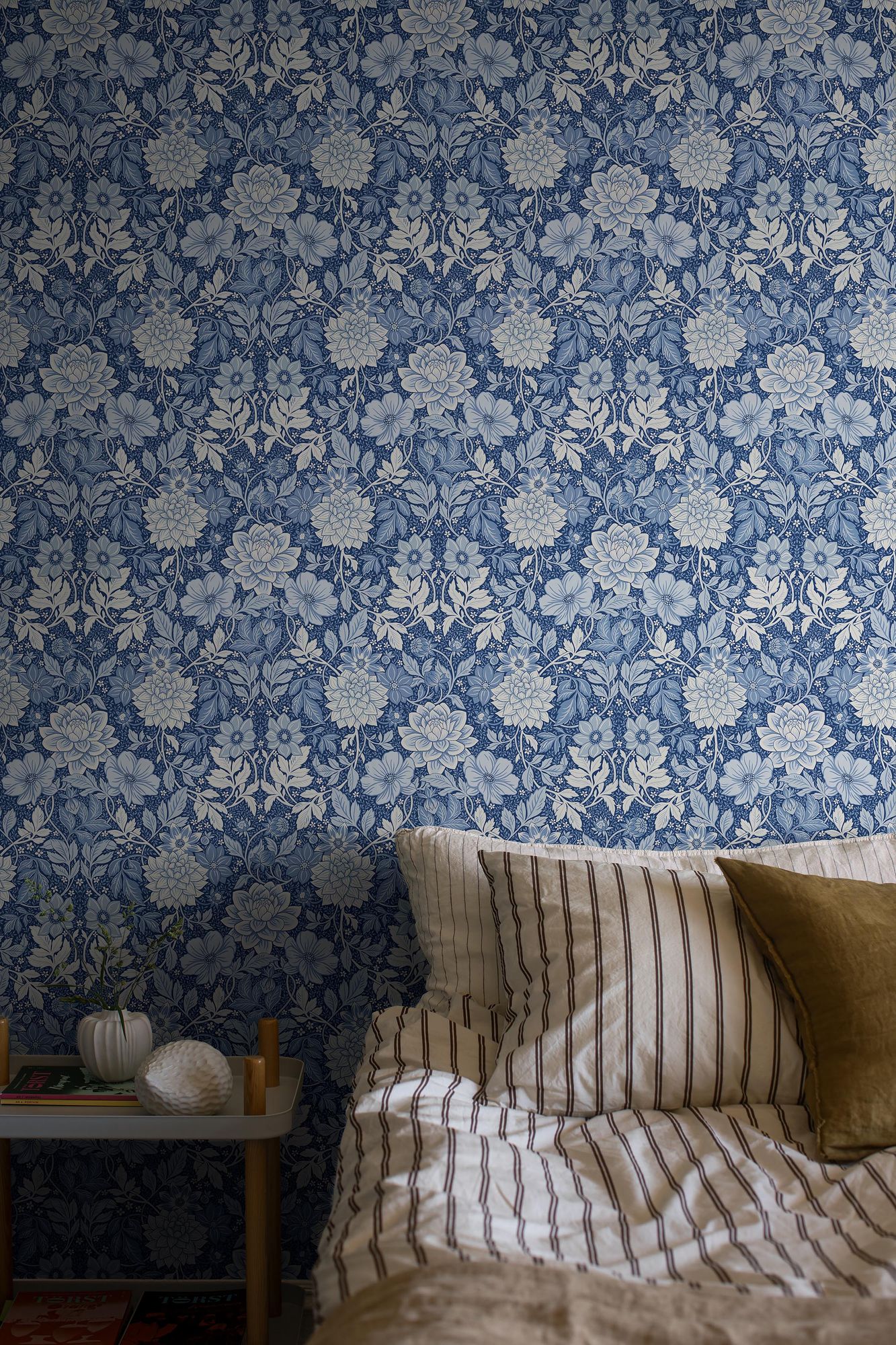 6141 Dahlia Garden Dark Blue and White Blue & White Wallpaper by Boråstapeter
