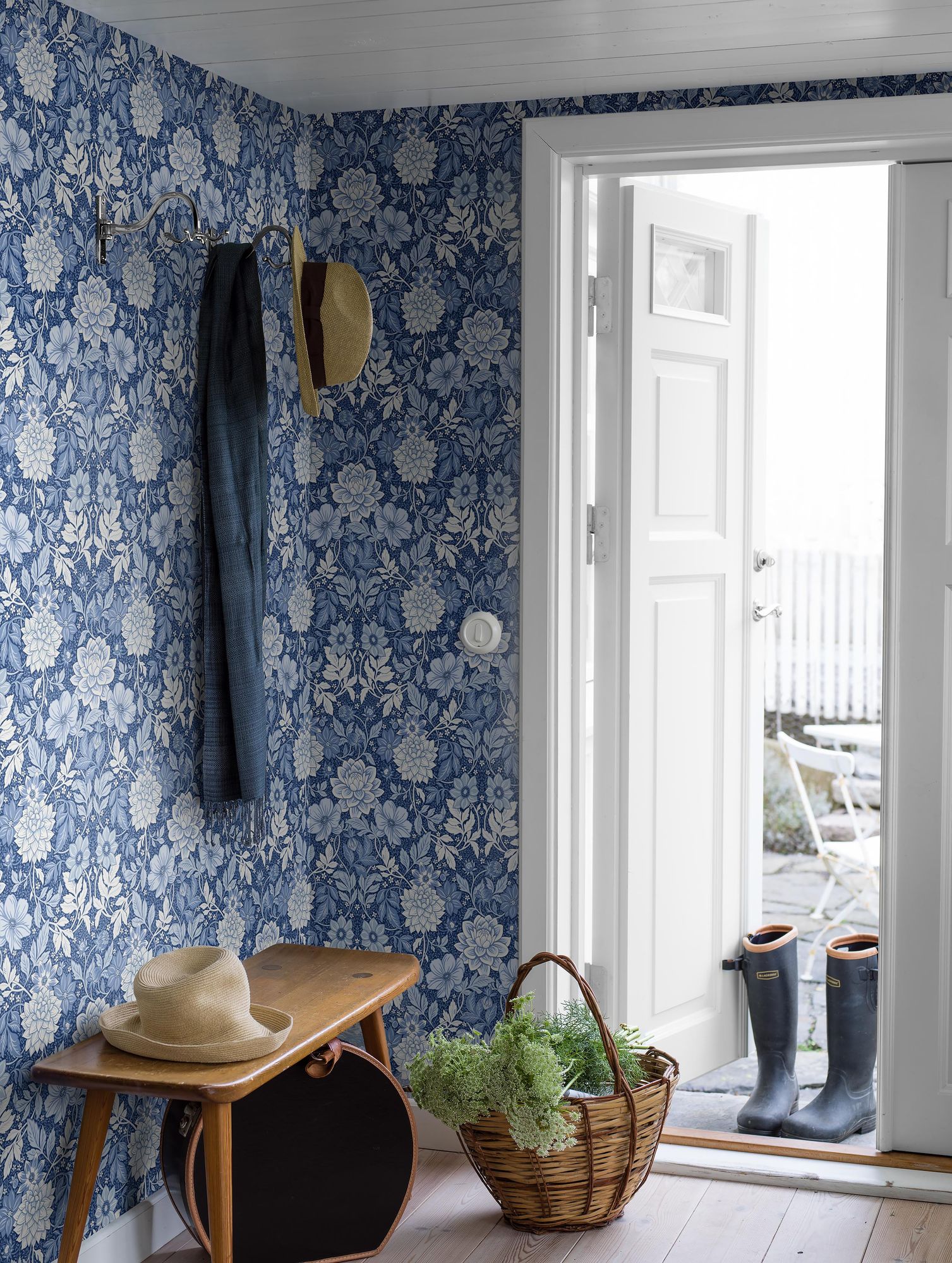 6141 Dahlia Garden Dark Blue and White Blue & White Wallpaper by Boråstapeter