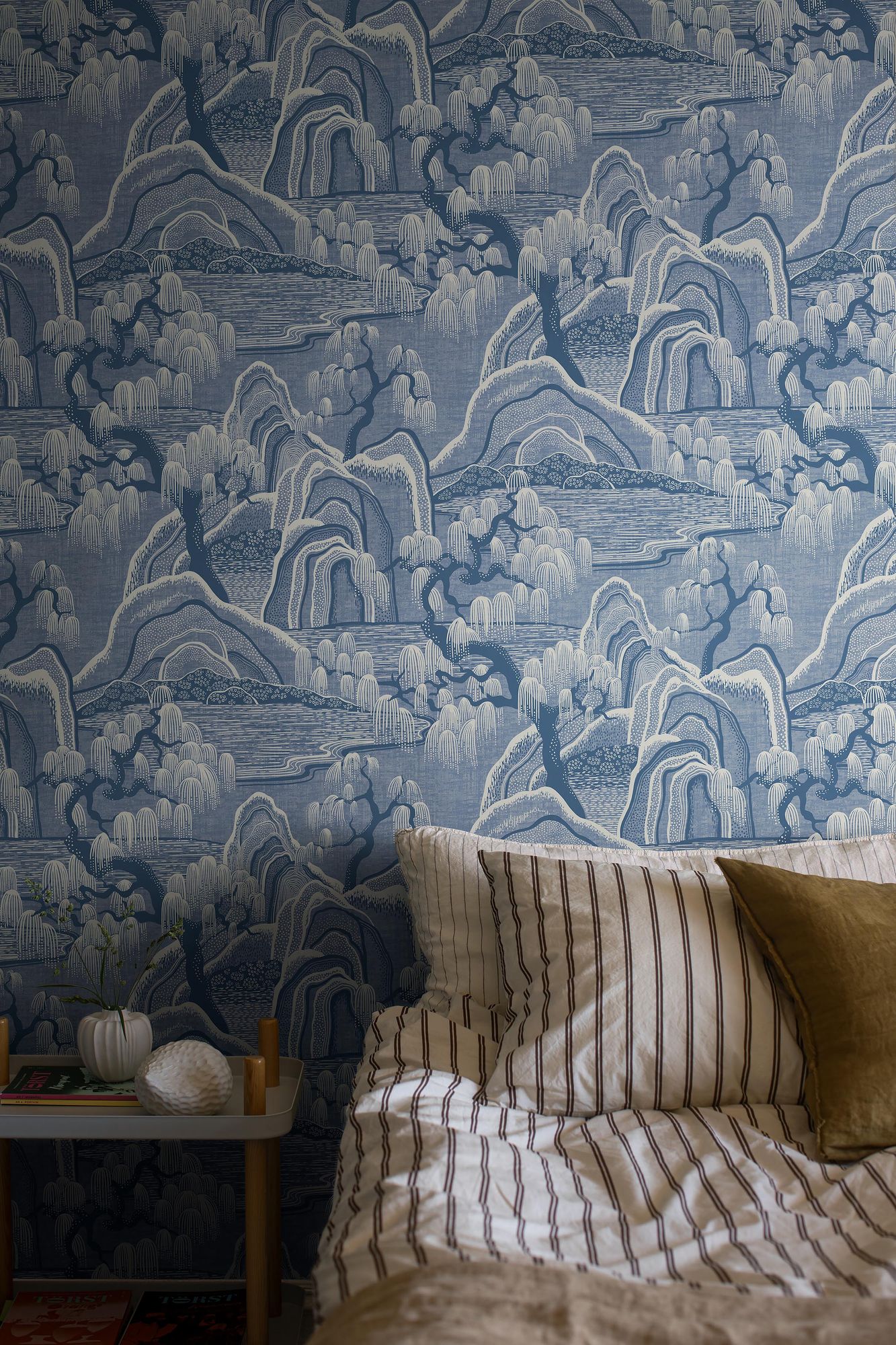 6147 Indigo Garden Dark Blue and White Blue & White Wallpaper by Boråstapeter