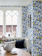 6150 Citronträd Light Blue Blue & White Wallpaper by Boråstapeter
