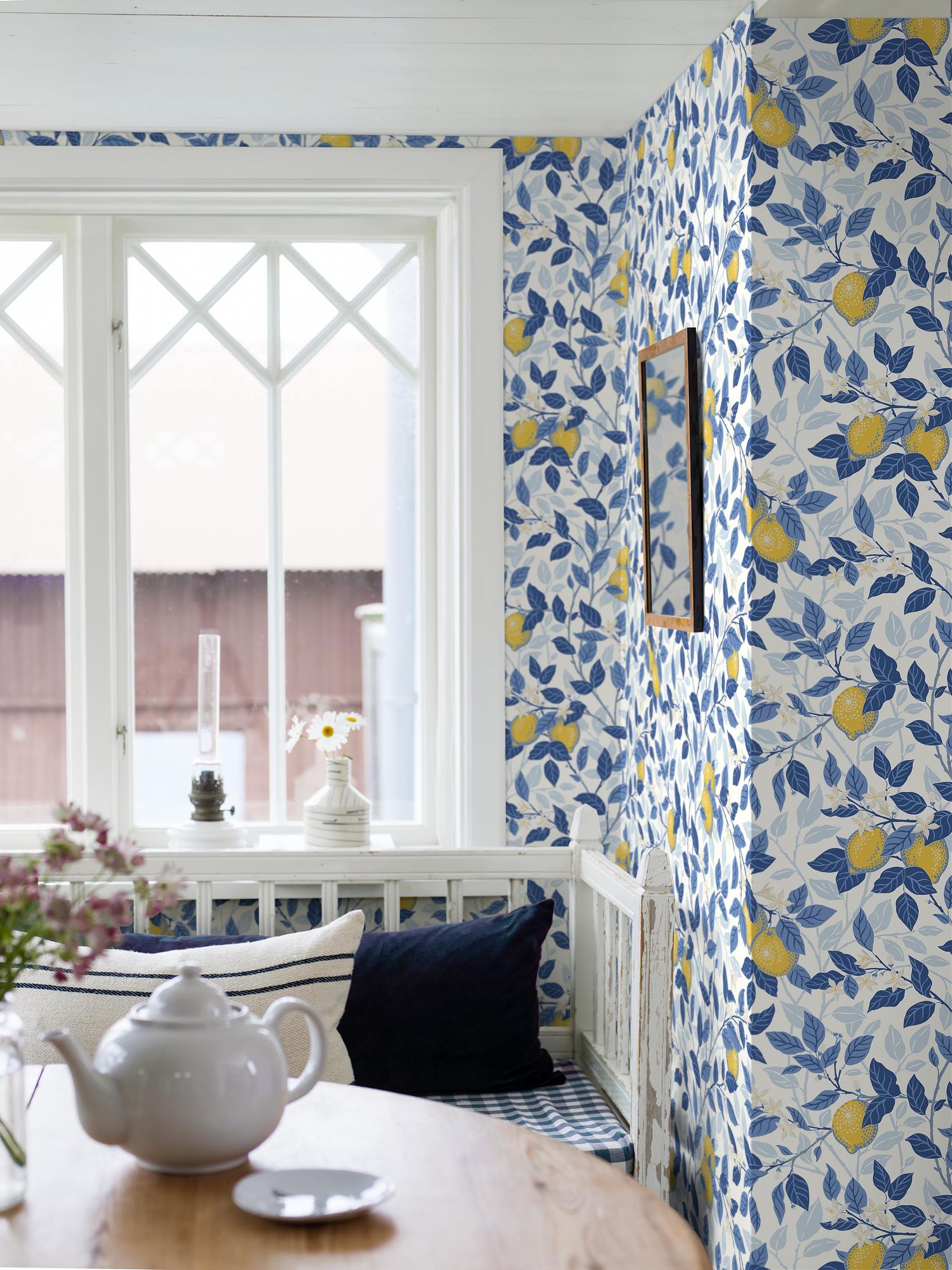 6150 Citronträd Light Blue Blue & White Wallpaper by Boråstapeter