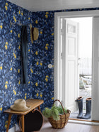 6151 Citronträd Dark Blue Blue & White Wallpaper by Boråstapeter