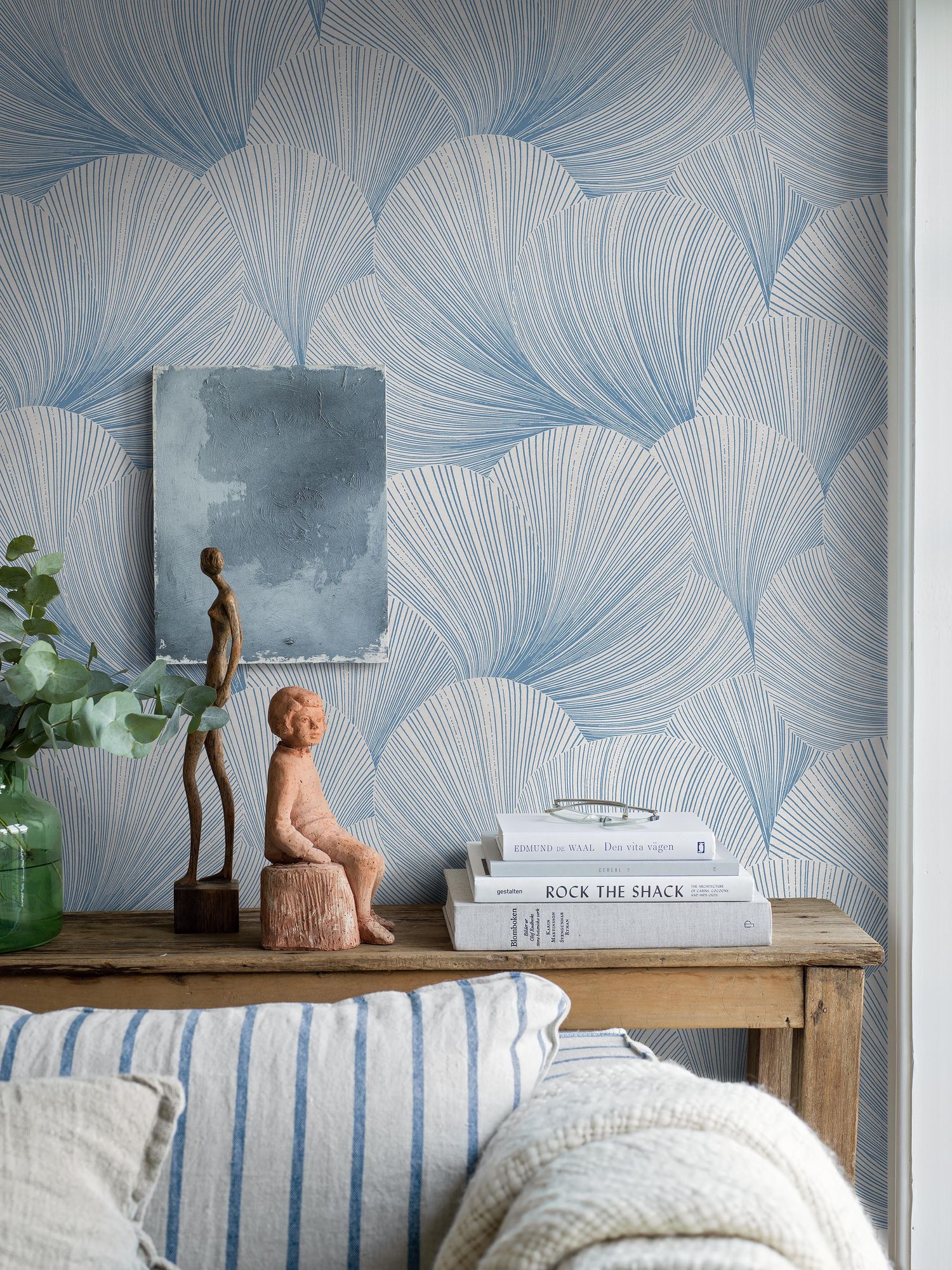 6152 Mirage Light Blue Blue & White Wallpaper by Boråstapeter
