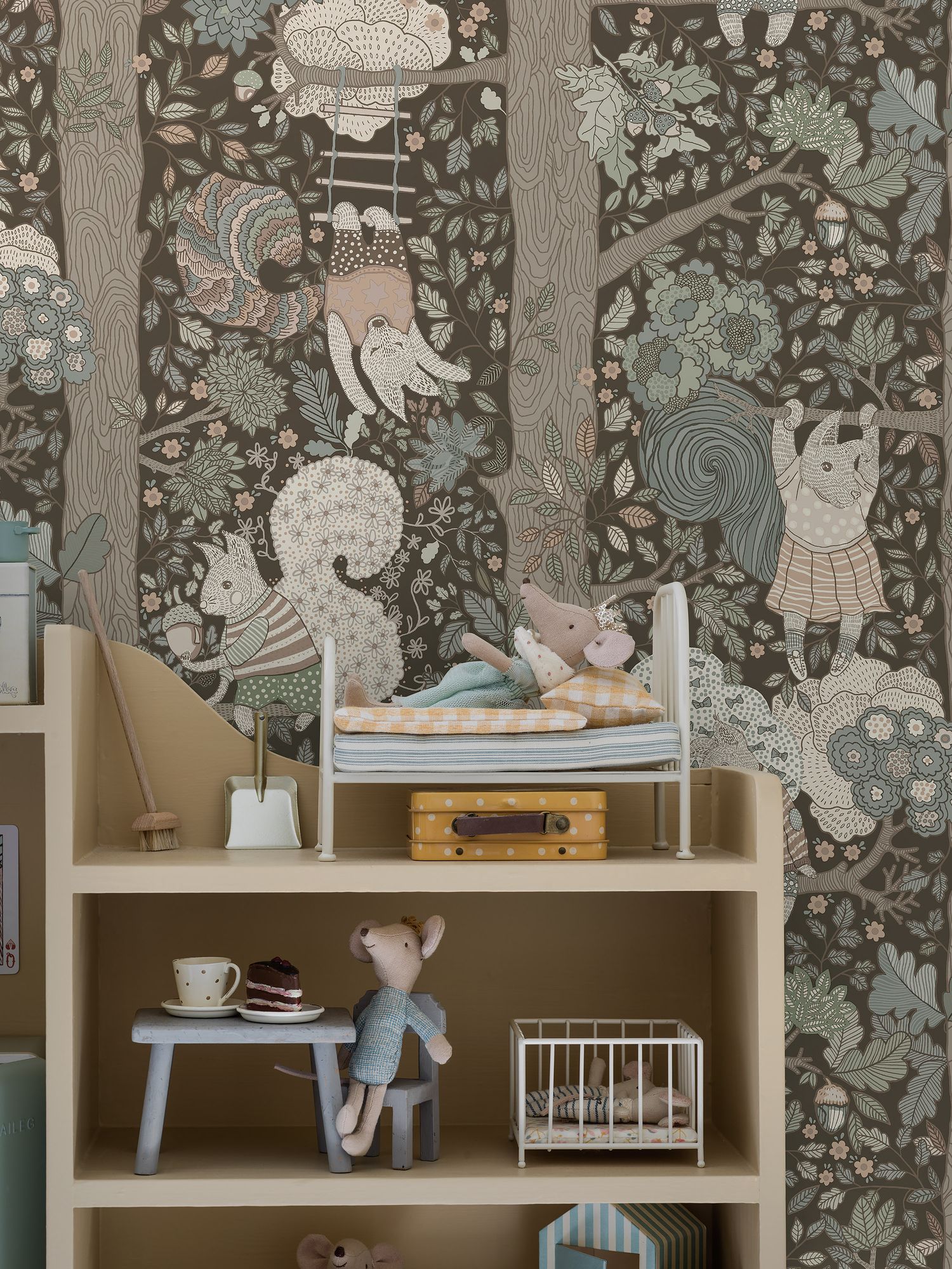 6290 Charlie Multicoloured Icons Wallpaper by Boråstapeter