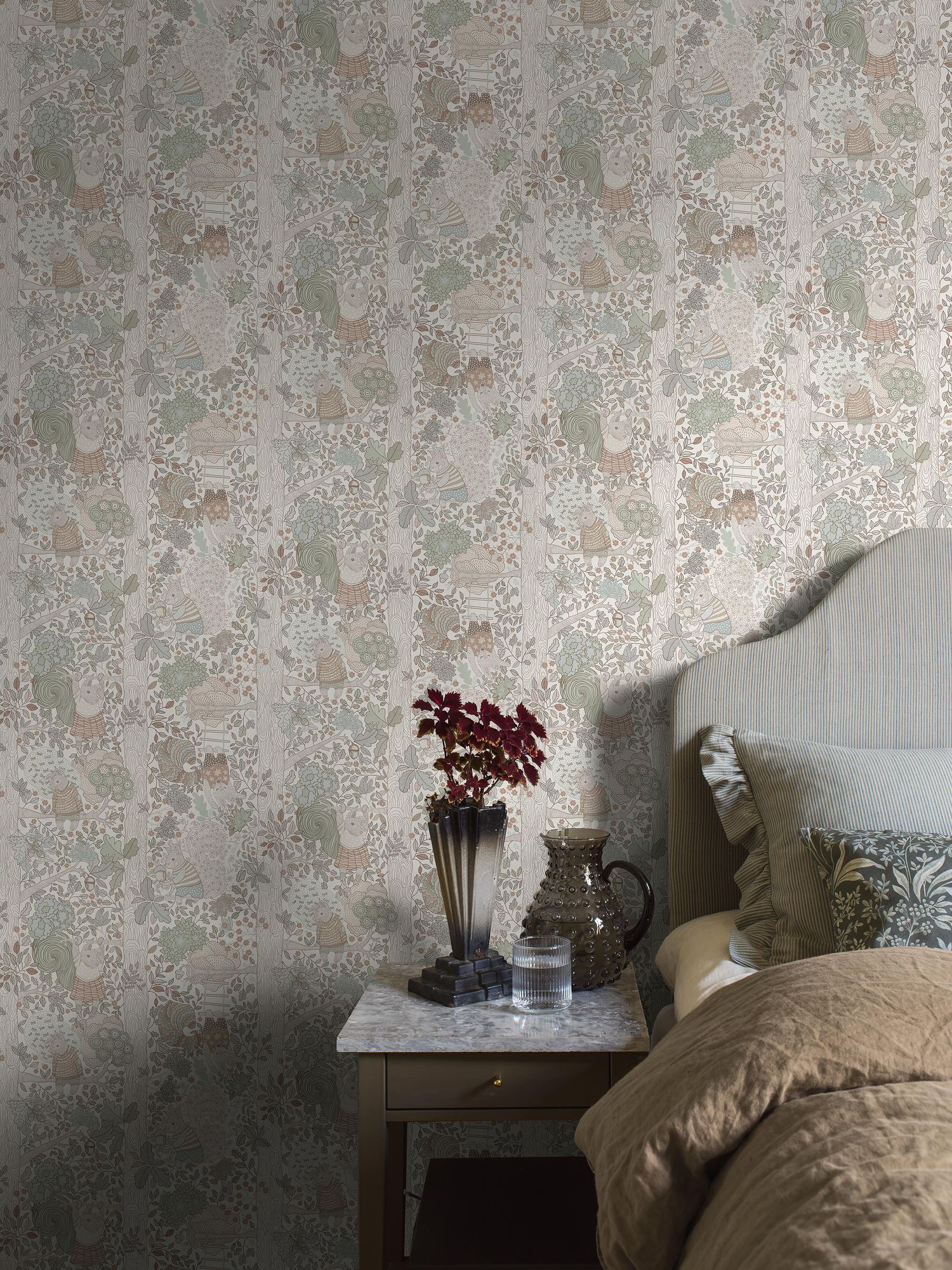 6291 Charlie Multicoloured Icons Wallpaper by Boråstapeter