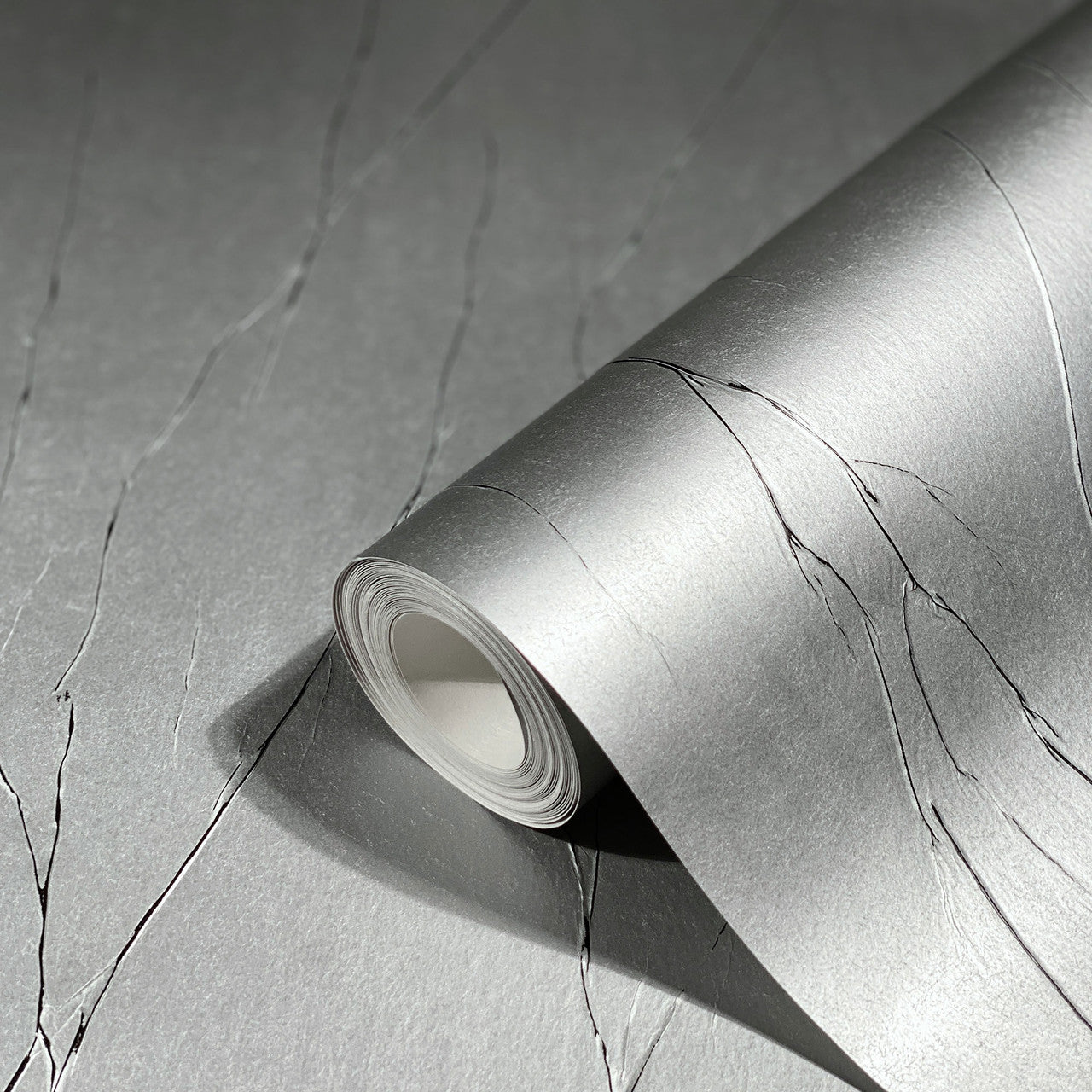 63425 Crinkle Natural Opulence Platinum Wallpaper By Galerie