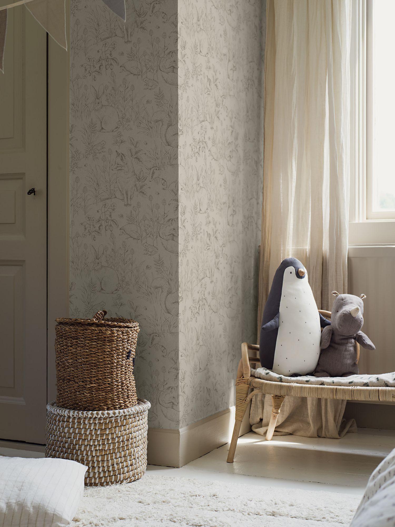 6922 Forest Friends Beige Wallpaper by Boråstapeter