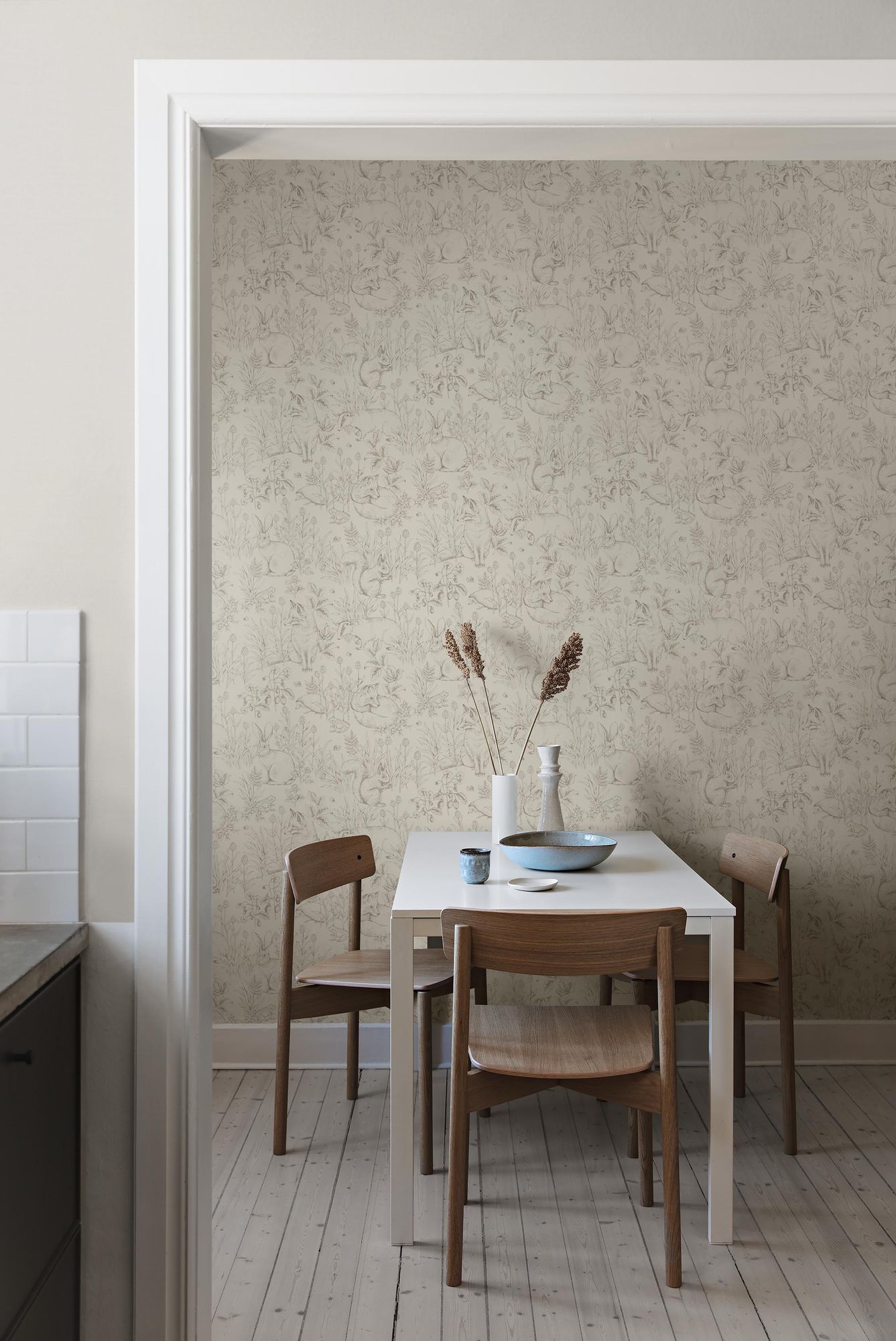 6922 Forest Friends Beige Wallpaper by Boråstapeter