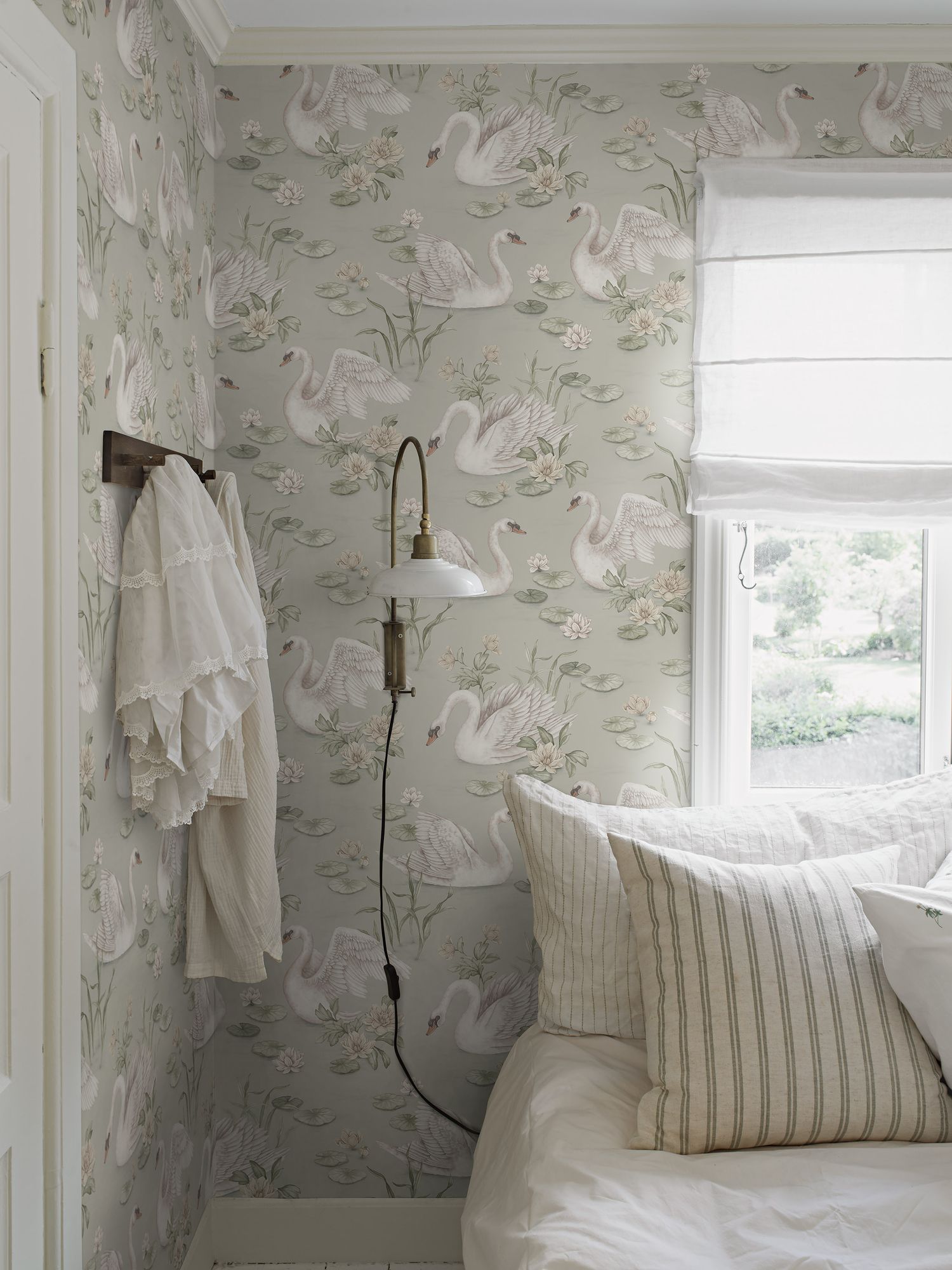 6925 Lily Swan Green and Multi Wallpaper by Boråstapeter