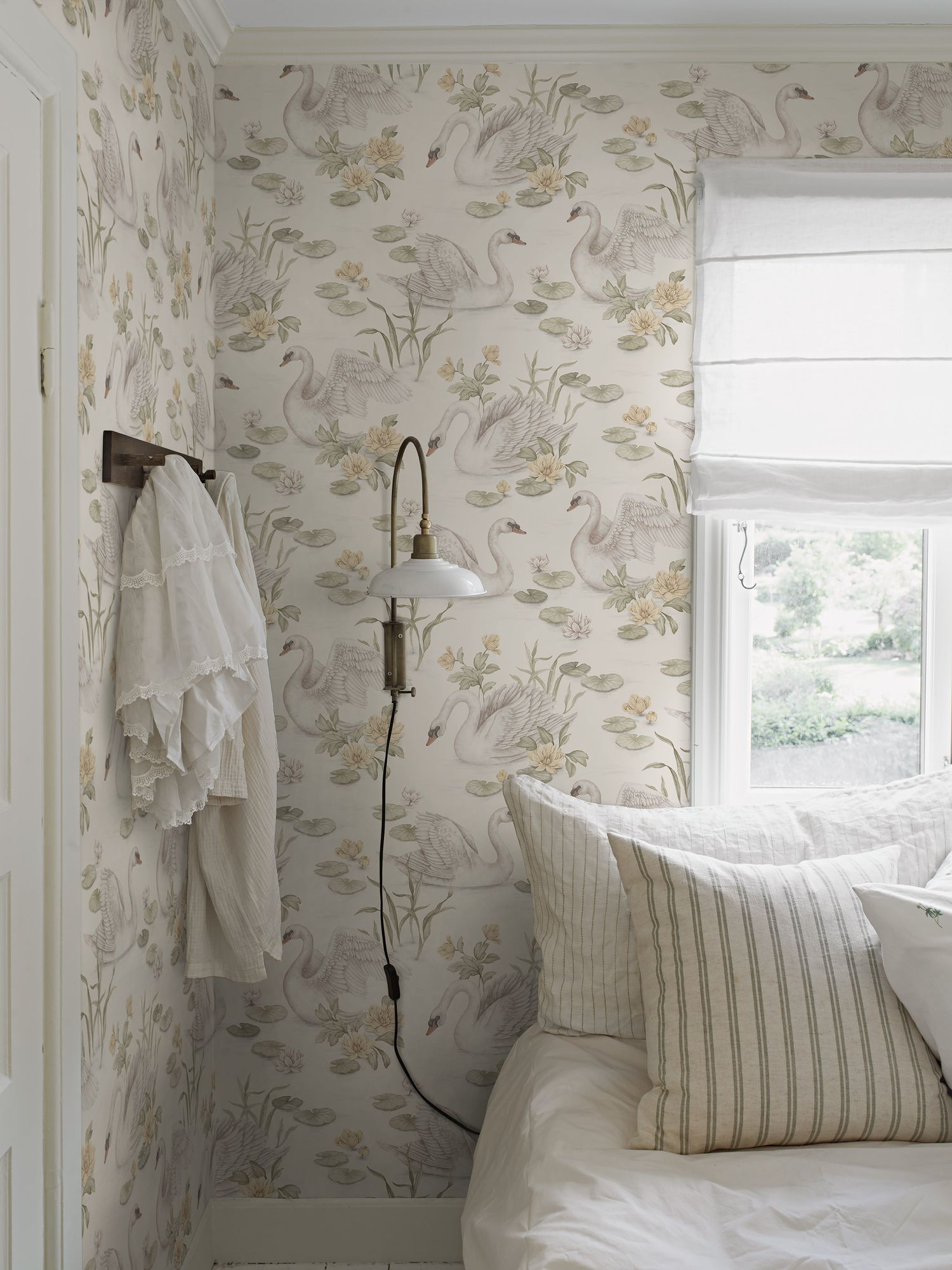 6926 Lily Swan White and Multi Wallpaper by Boråstapeter