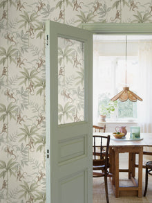 6936 Jungle Friends White and Multi Wallpaper by Boråstapeter