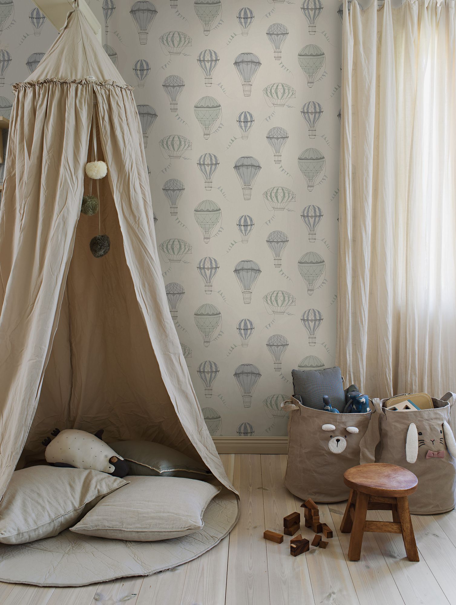 6940 Up In The Sky Multi and Grey Wallpaper by Boråstapeter