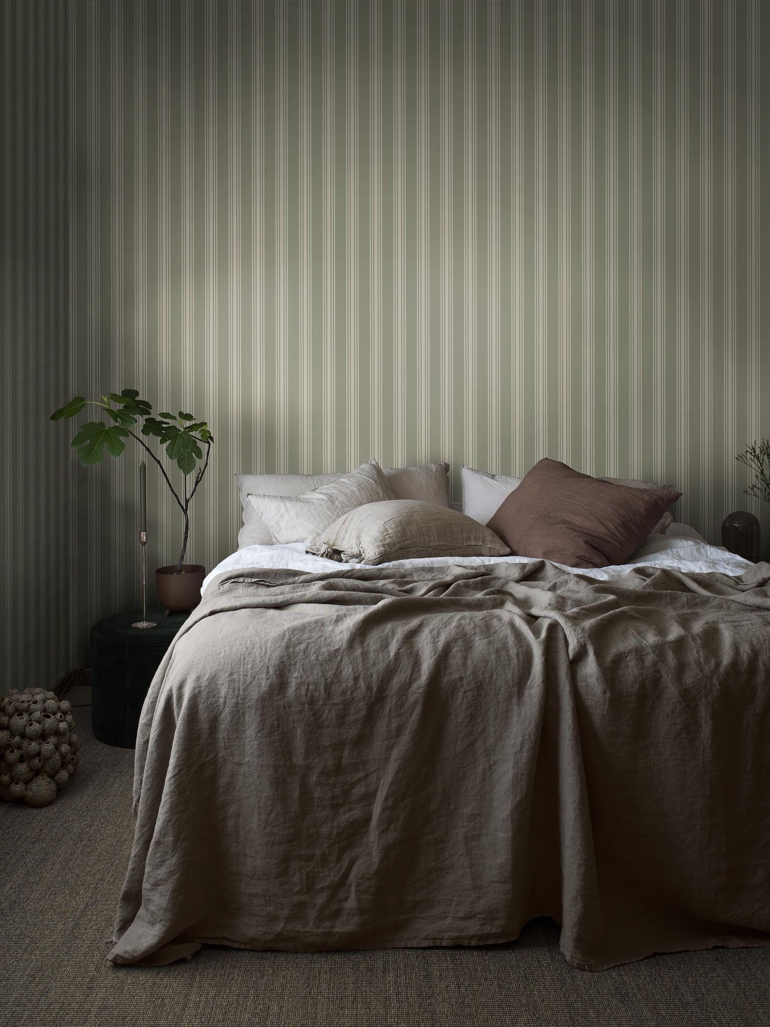6959 Gunnebo Green and White Wallpaper by Boråstapeter