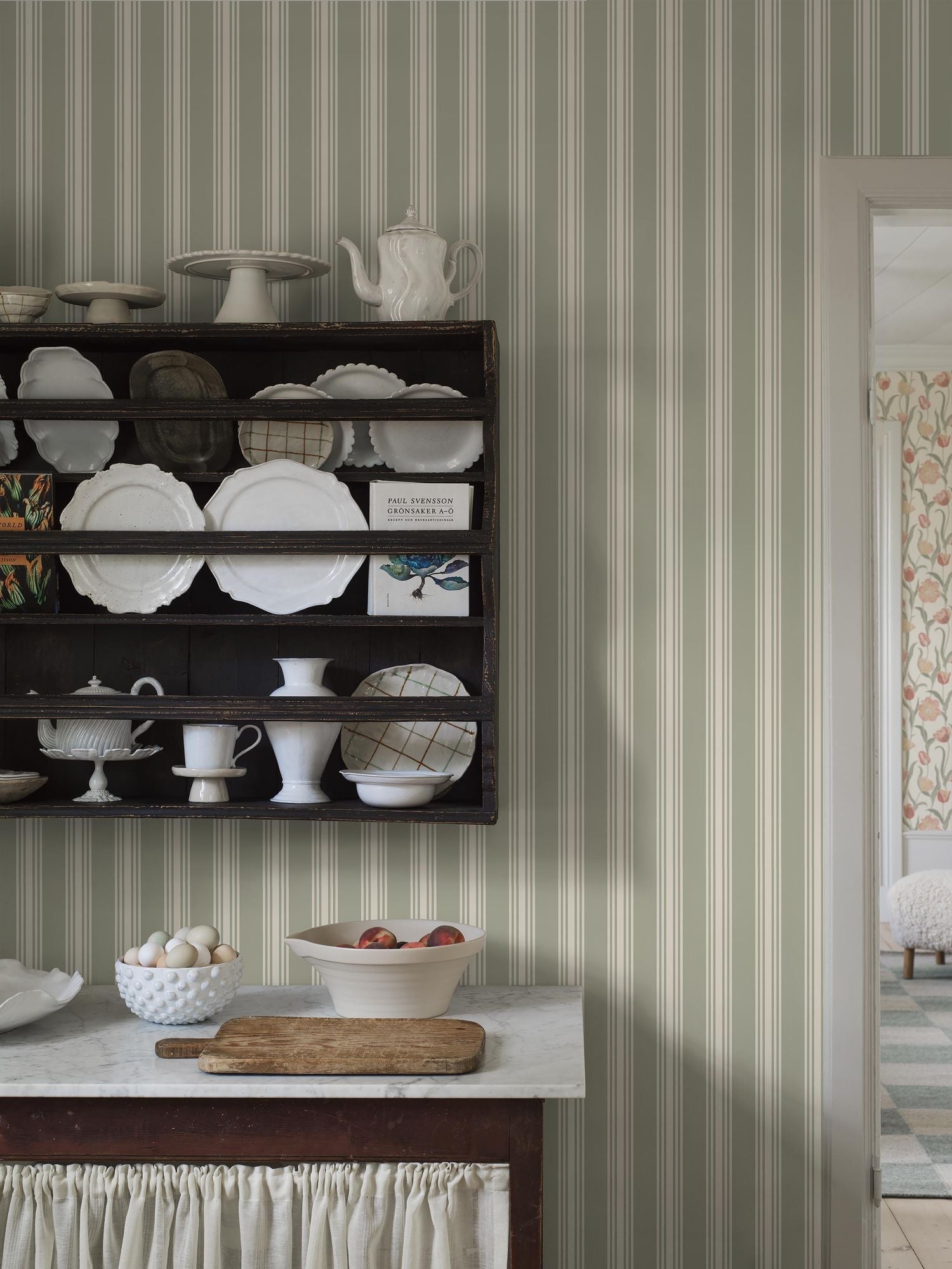 6959 Gunnebo Green and White Wallpaper by Boråstapeter