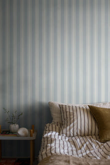 6962 Gunnebo Blue and White Wallpaper by Boråstapeter