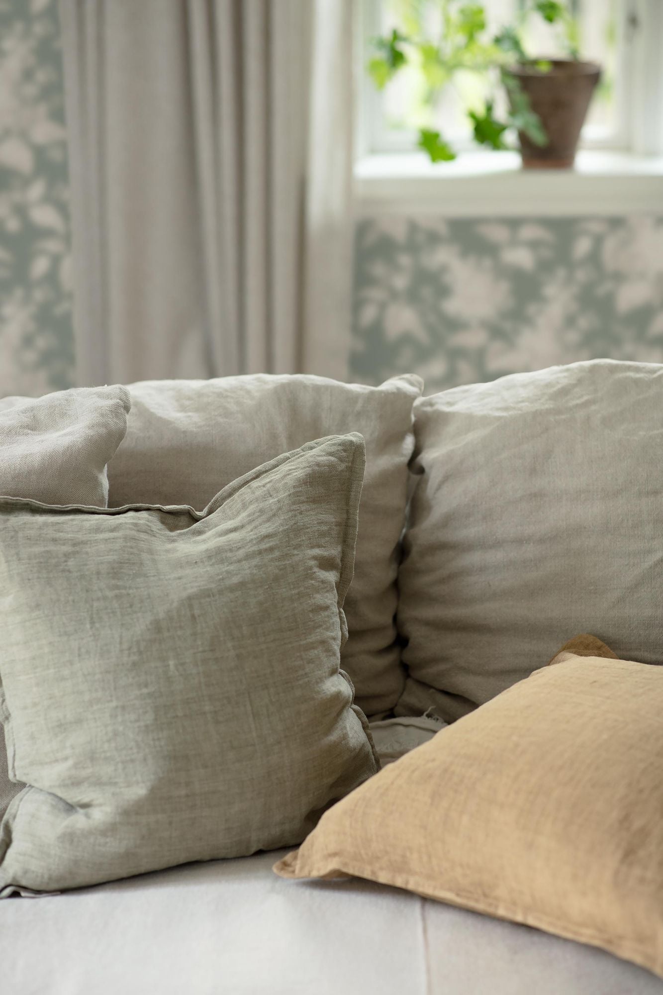 6963 Syren Green and Beige Wallpaper by Boråstapeter