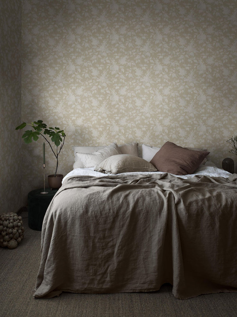 6964 Syren Beige Wallpaper by Boråstapeter