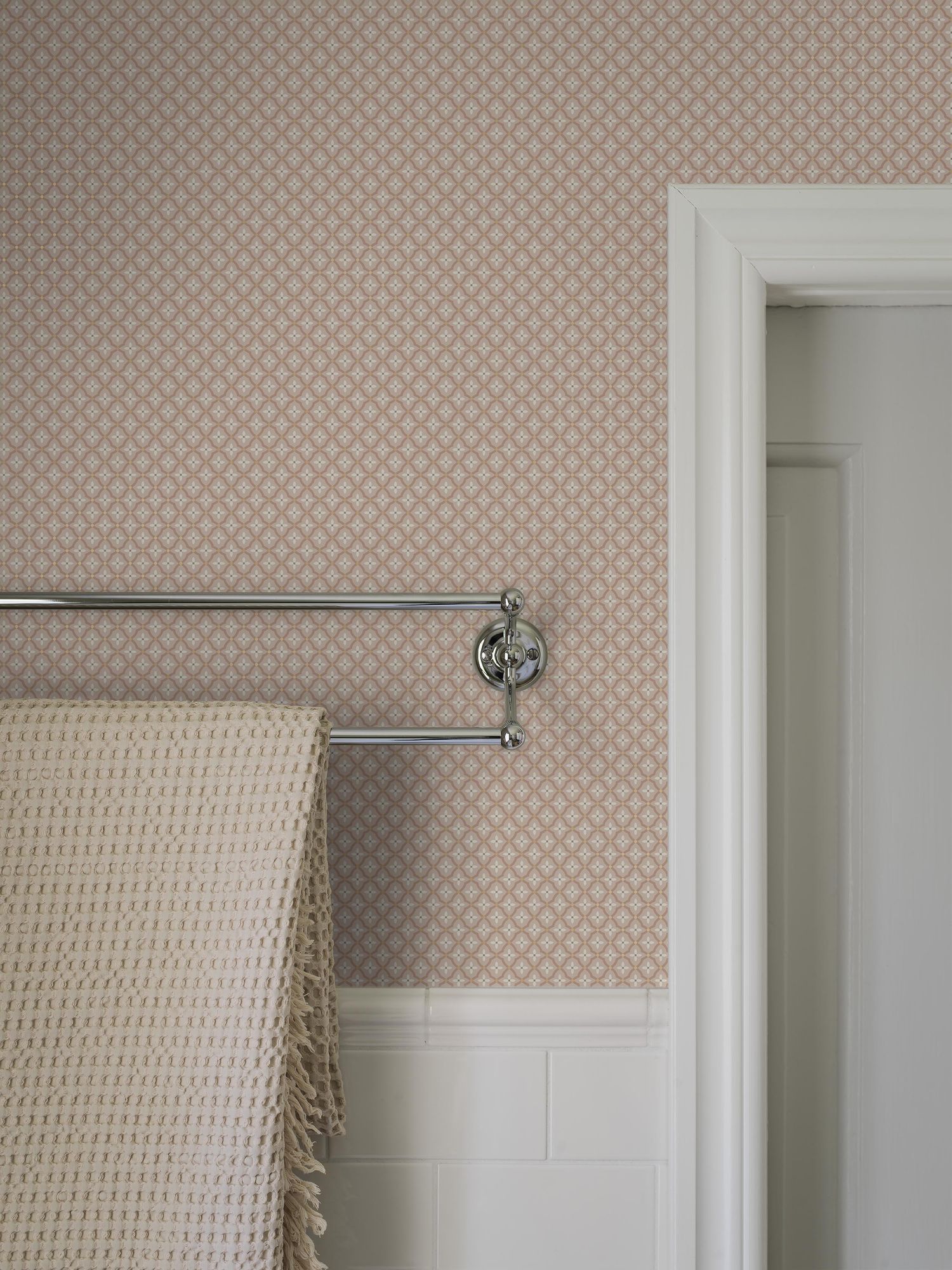 6968 Selma Pink and Beige Wallpaper by Boråstapeter