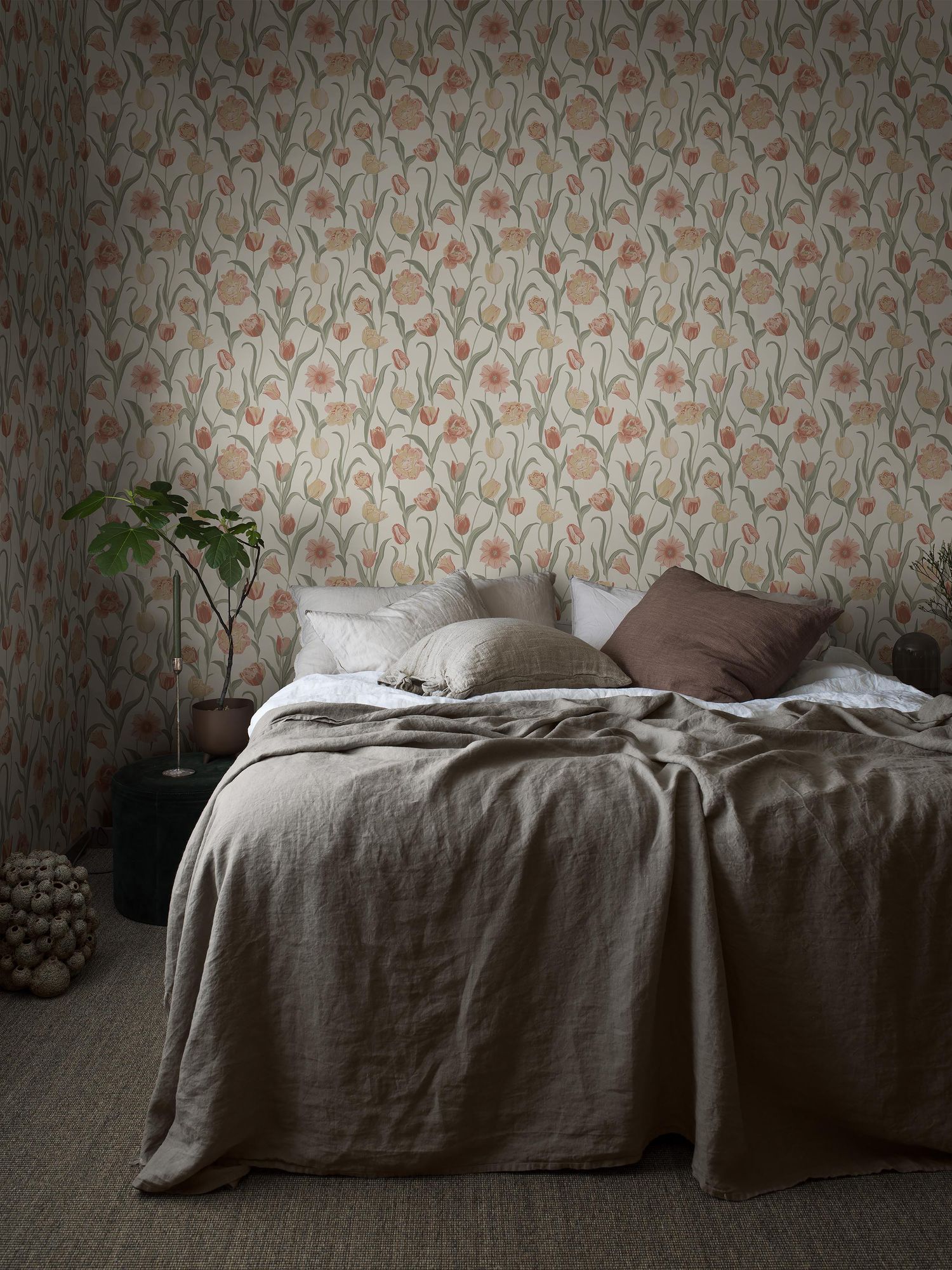 6969 La Belle Epoque Multi and Red Wallpaper by Boråstapeter