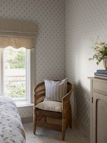 6973 Anemone Pink and White Wallpaper by Boråstapeter