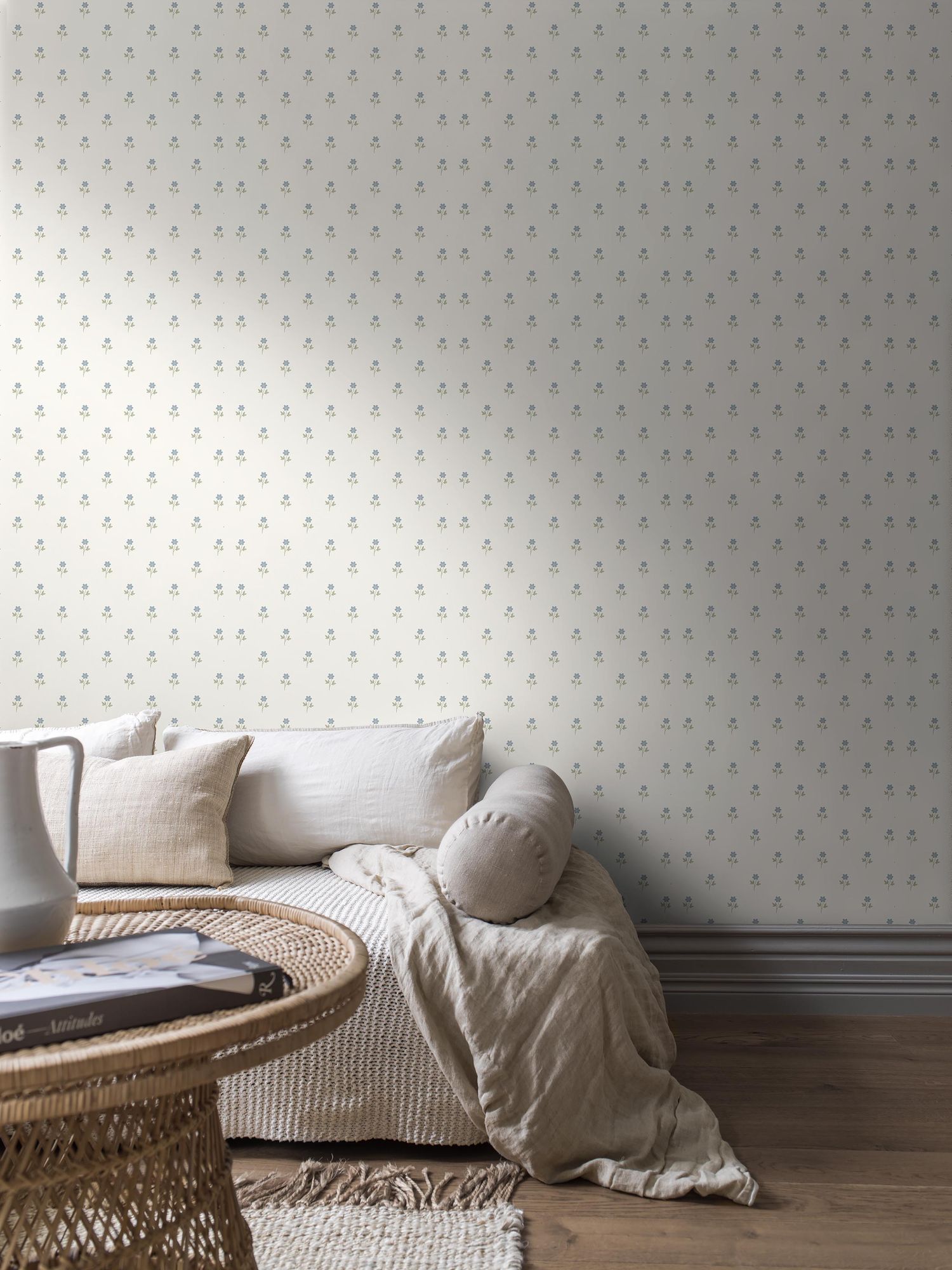 6974 Anemone Blue and White Wallpaper by Boråstapeter