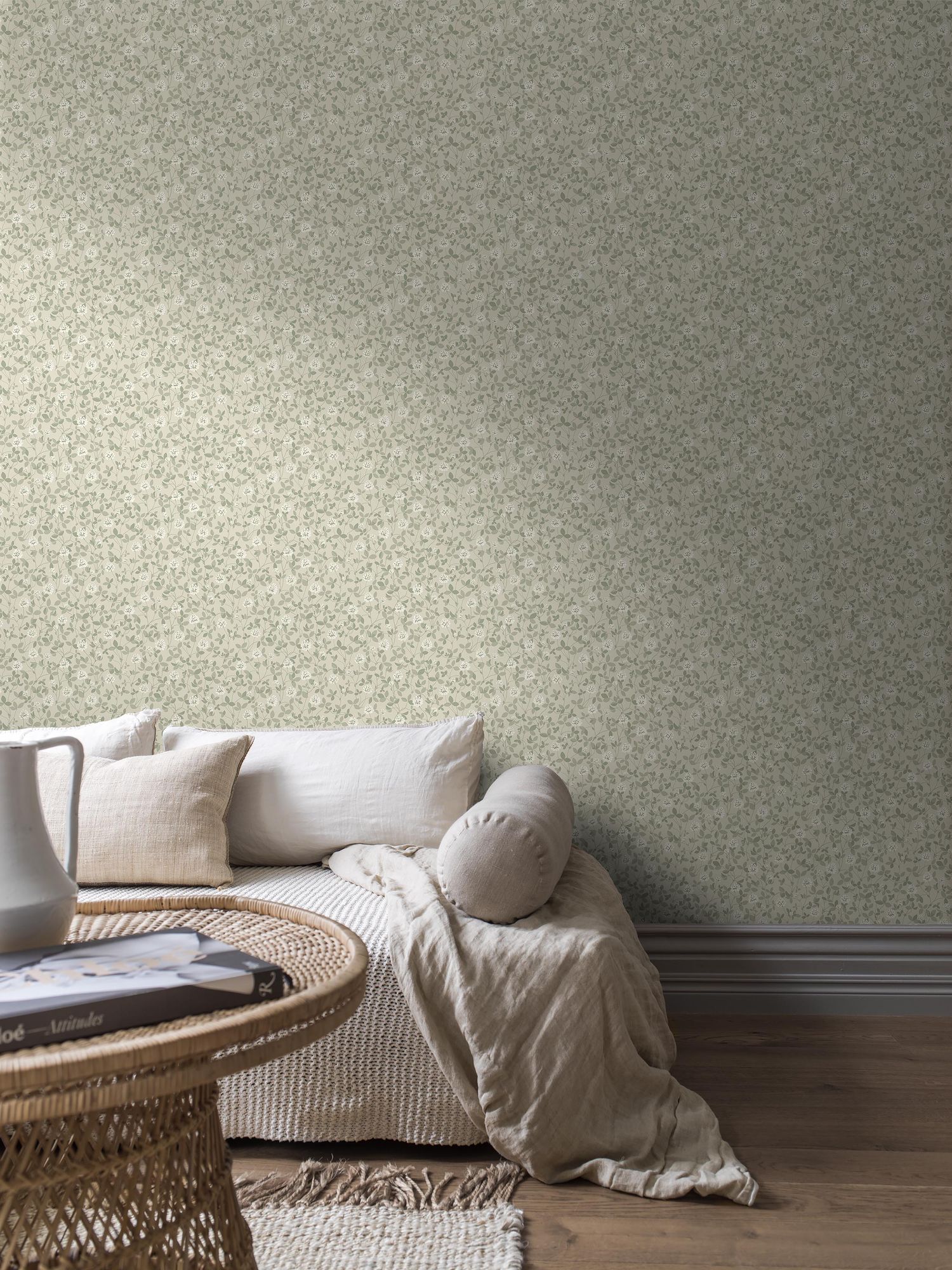 6977 Klöver Beige and Green Wallpaper by Boråstapeter