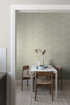 6978 Klöver Pink and Green Wallpaper by Boråstapeter