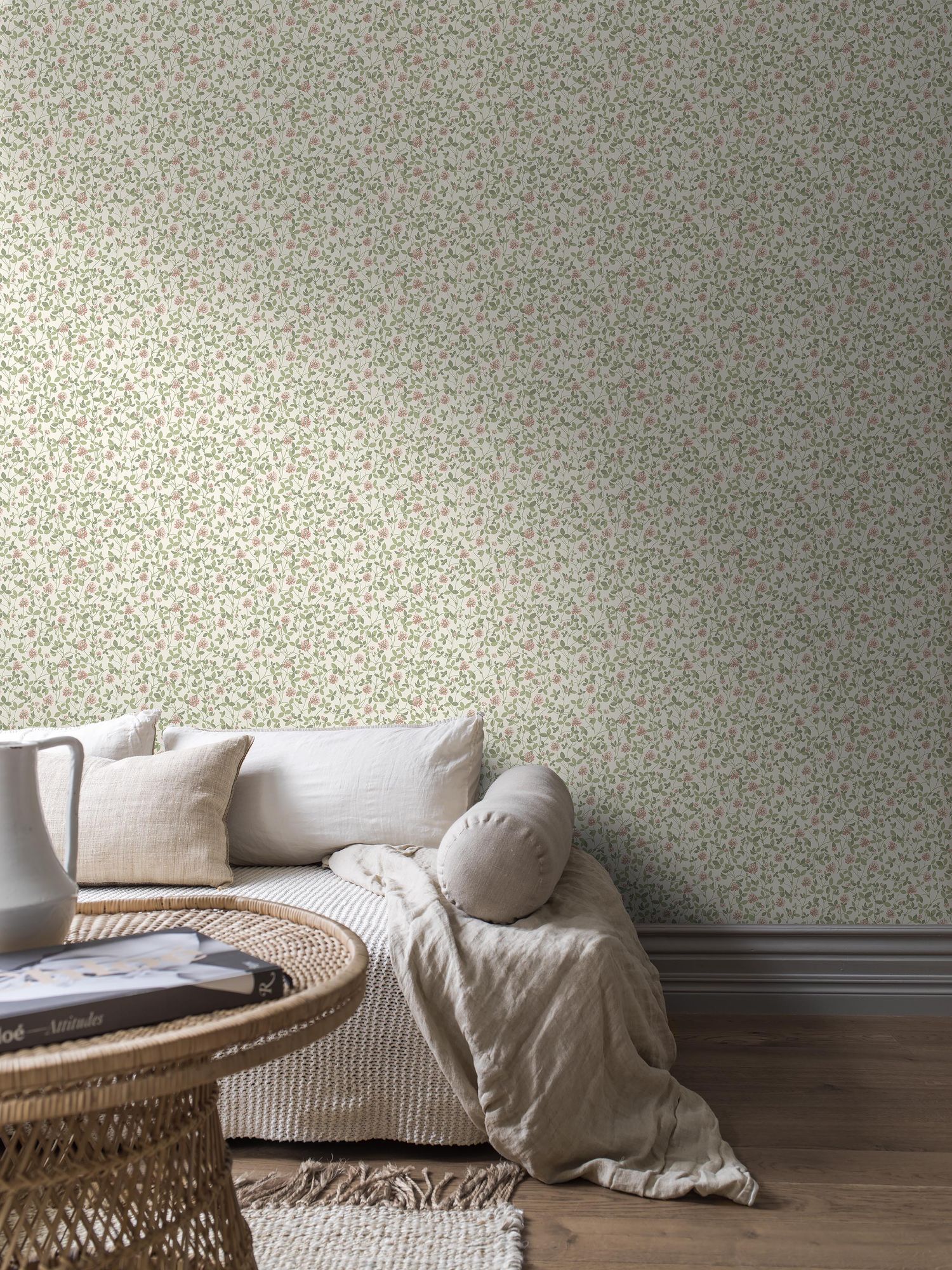 6978 Klöver Pink and Green Wallpaper by Boråstapeter