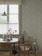6978 Klöver Pink and Green Wallpaper by Boråstapeter