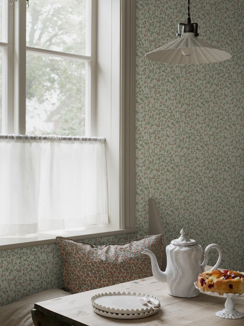6978 Klöver Pink and Green Wallpaper by Boråstapeter