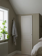 6980 Pärlrand Green and Beige Wallpaper by Boråstapeter