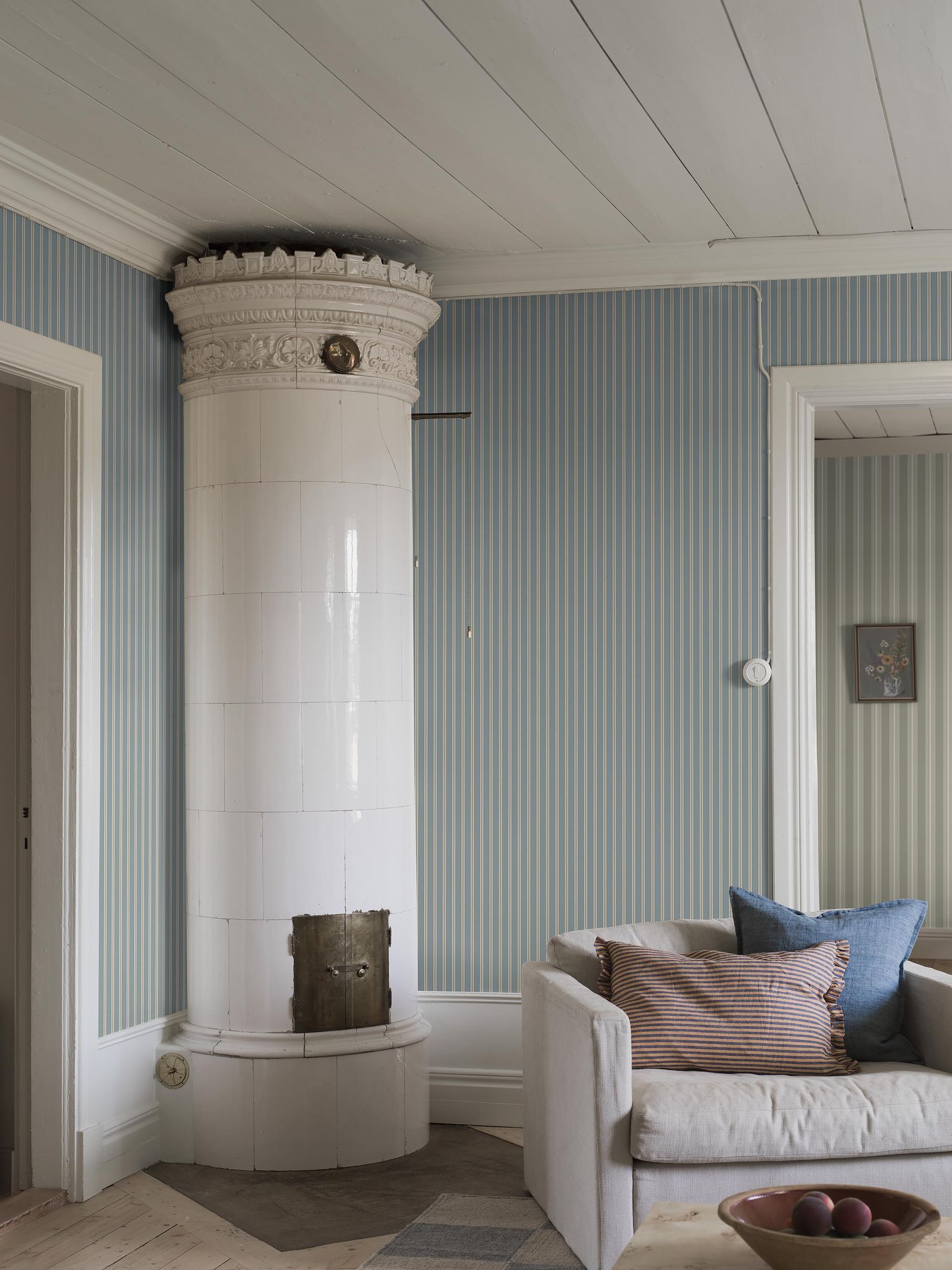 6981 Pärlrand Blue and Beige Wallpaper by Boråstapeter