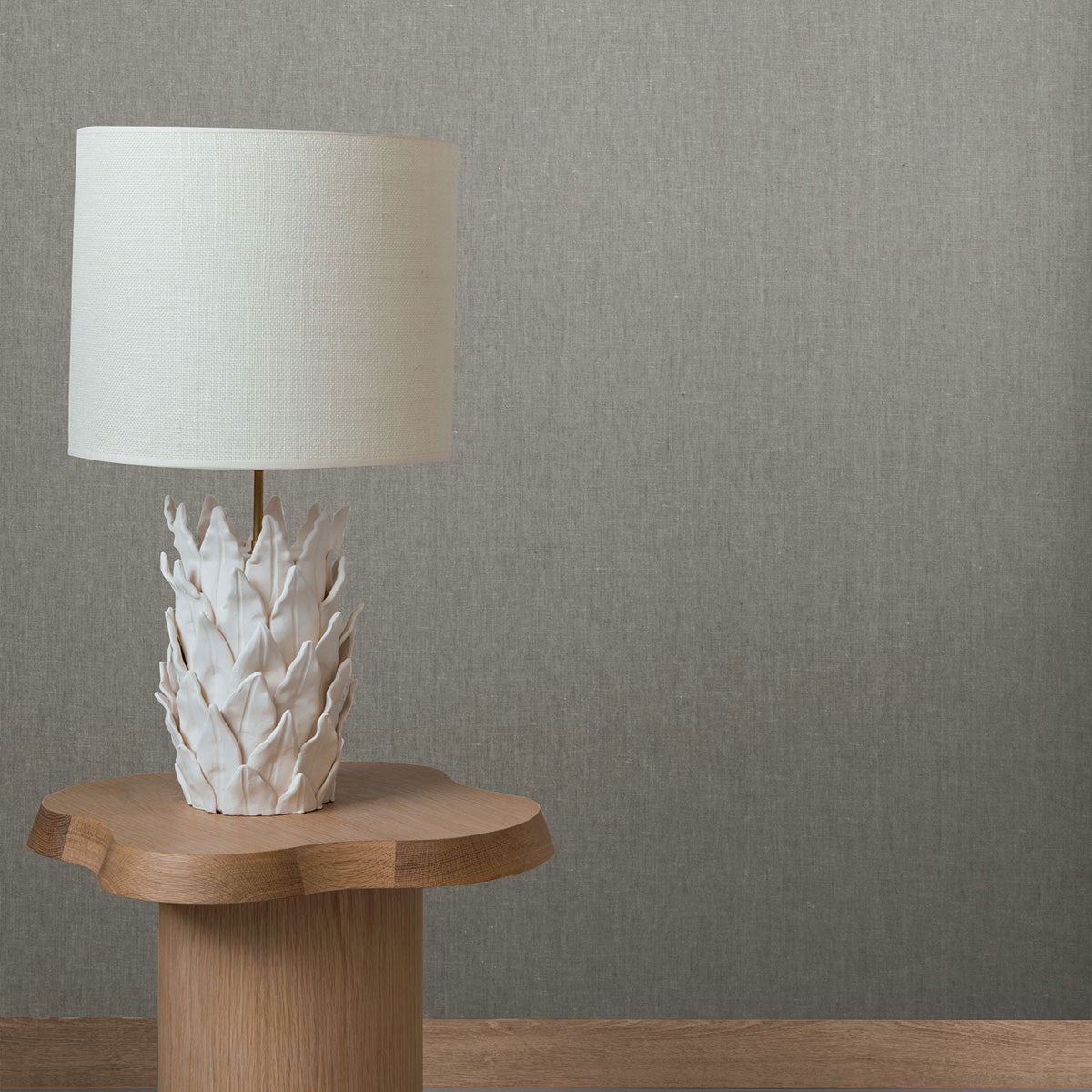 71381132 Linora Wallpaper by Casamance