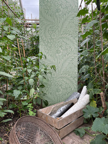 720 Florence Floral Leaf Green Wallpaper by Belgravia
