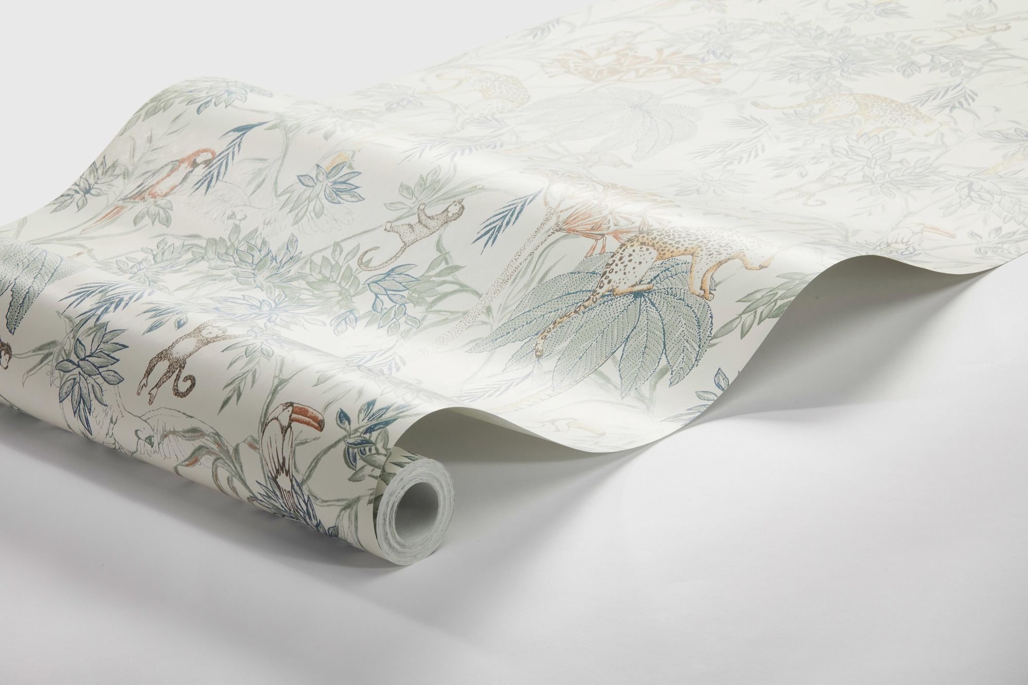7462 Wild Jungle White and Multi Wallpaper by Boråstapeter