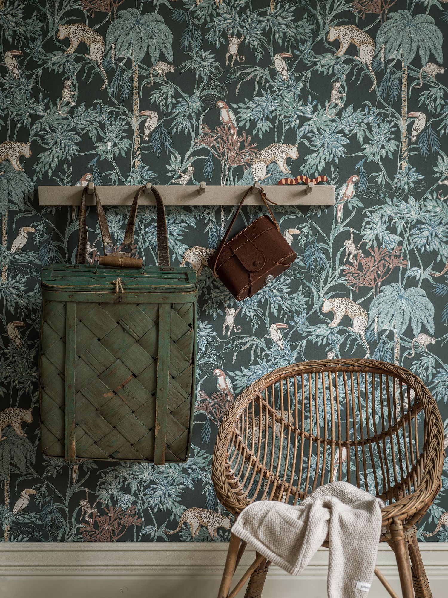 7463 Wild Jungle Green and Multi Wallpaper by Boråstapeter