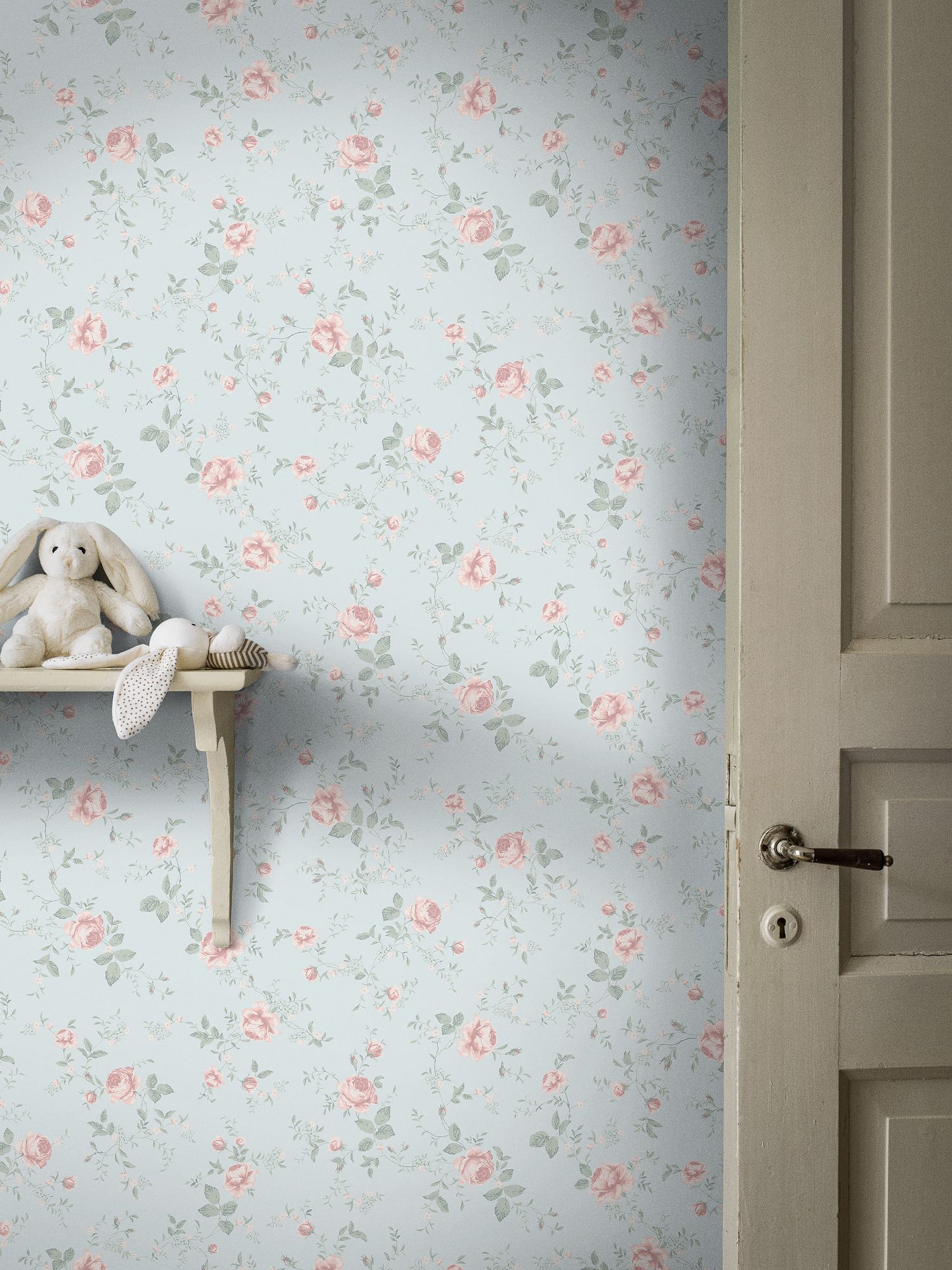 7465 Rose Garden Blue and Pink Wallpaper by Boråstapeter