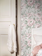 7469 Rosie Pink and Green Wallpaper by Boråstapeter