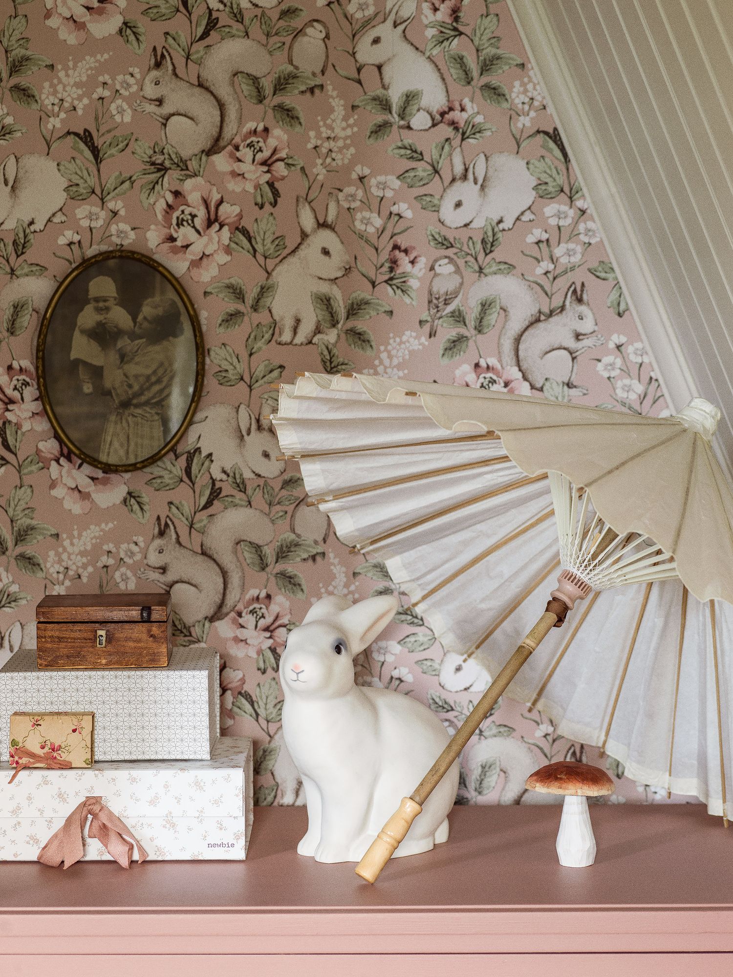 7476 Magic Forest Pink and Green Wallpaper by Boråstapeter