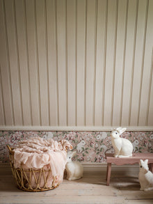 7476 Magic Forest Pink and Green Wallpaper by Boråstapeter