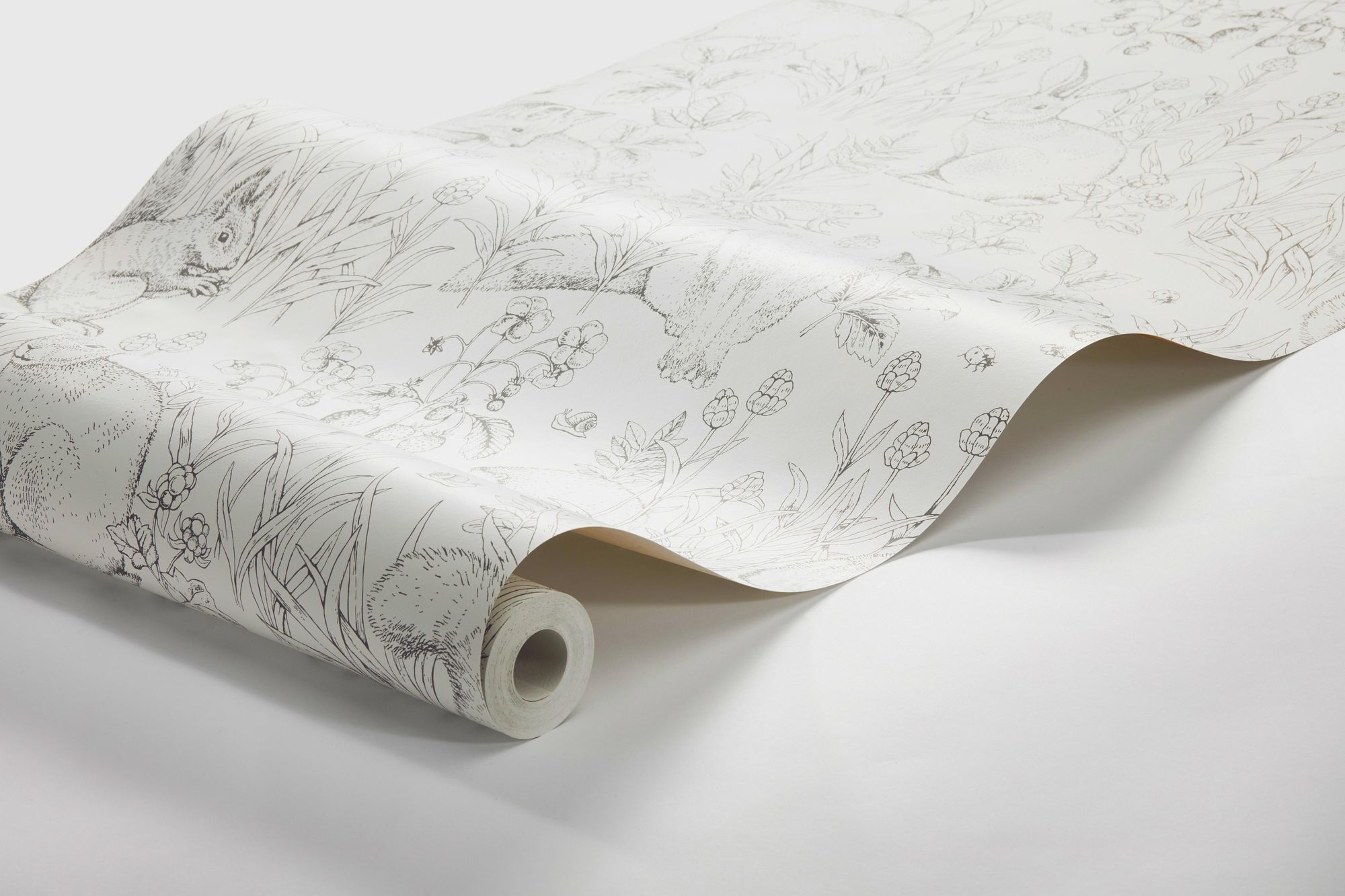 7478 Forest Friends White and Brown Wallpaper by Boråstapeter