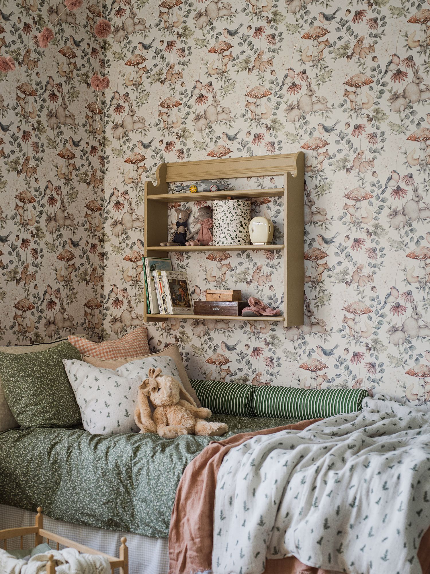 7483 Minou Beige and Multi Wallpaper by Boråstapeter