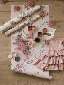 7484 Nomi Pink and Multi Wallpaper by Boråstapeter