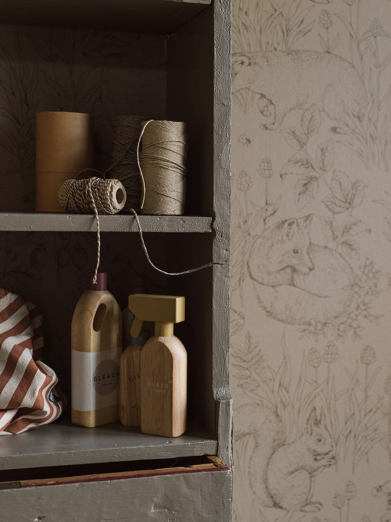 7487 Forest Friends Brown Wallpaper by Boråstapeter