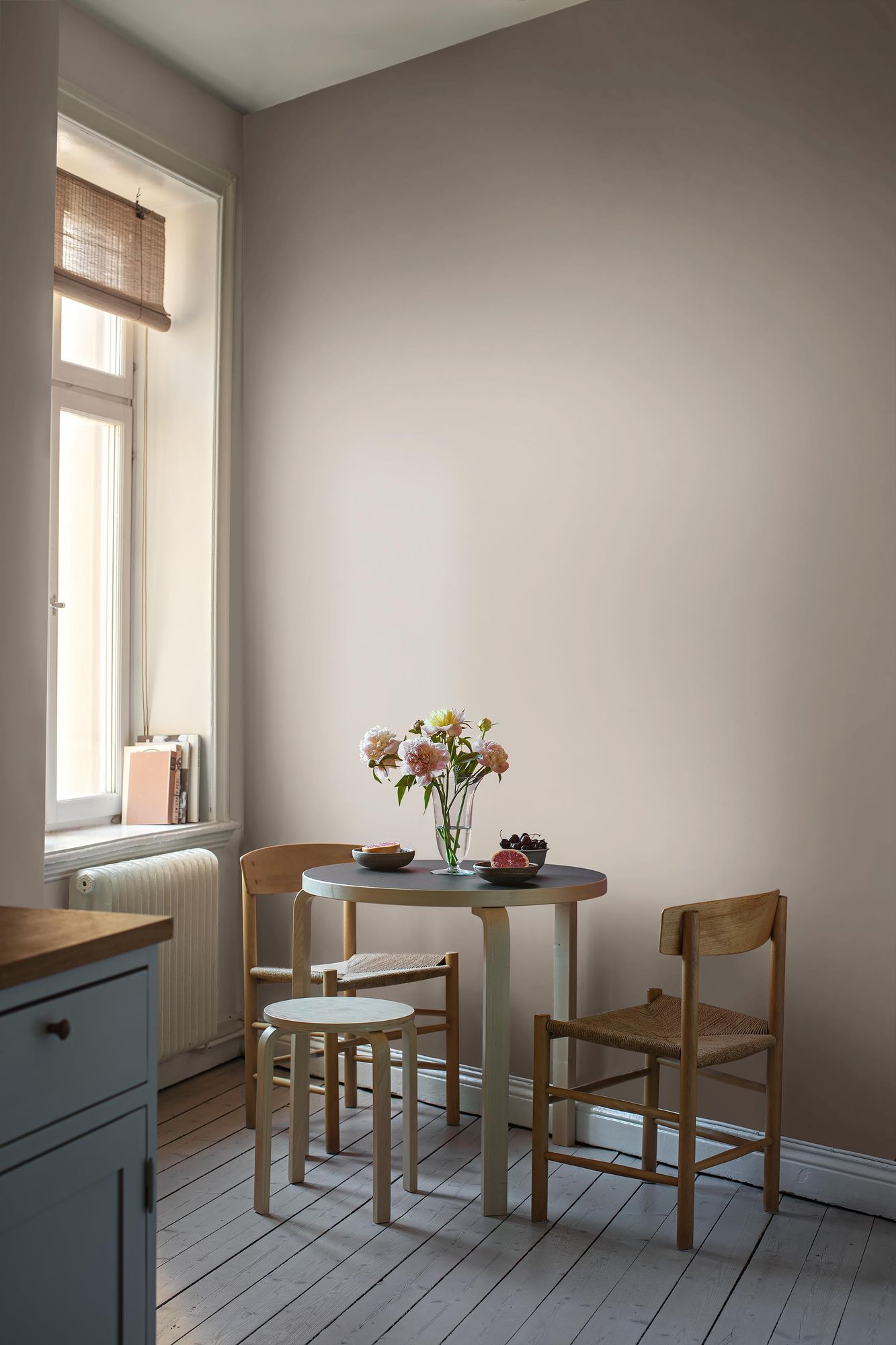 7547 Light Clay Wallpaper by Boråstapeter
