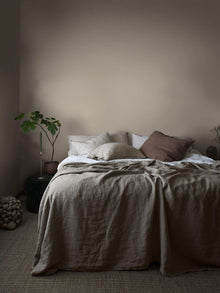 7551 Almond Wallpaper by Boråstapeter